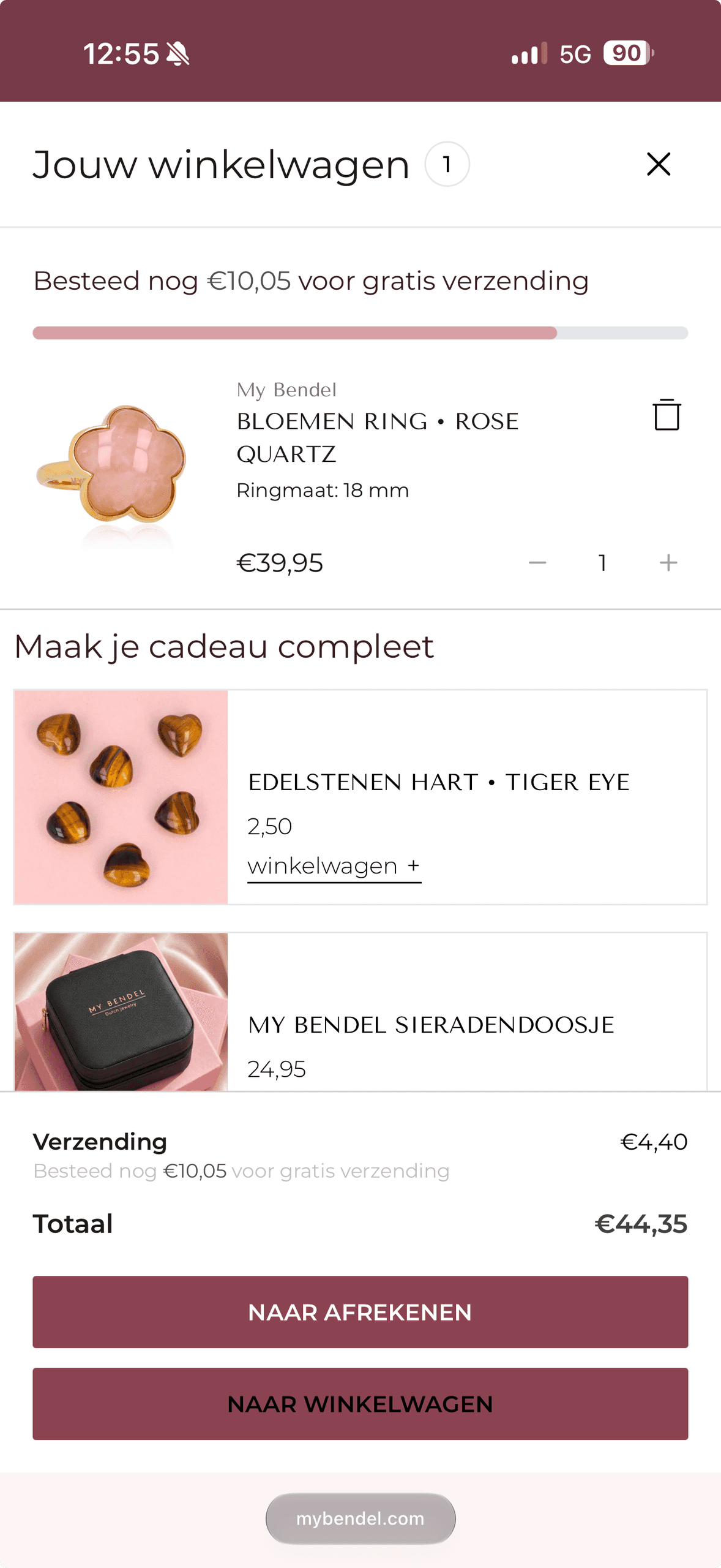 De winkelwagen op mobiel met de balk 'gratis verzending vanaf € 50'